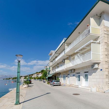 Apartment Mery Povlja  Buitenkant foto